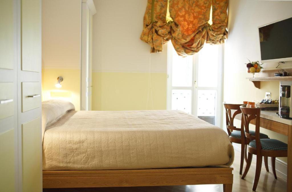 Piazza Di Spagna Prestige Petit Pensión